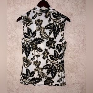 💕BY Design Love You More Floral Sleeveless Top